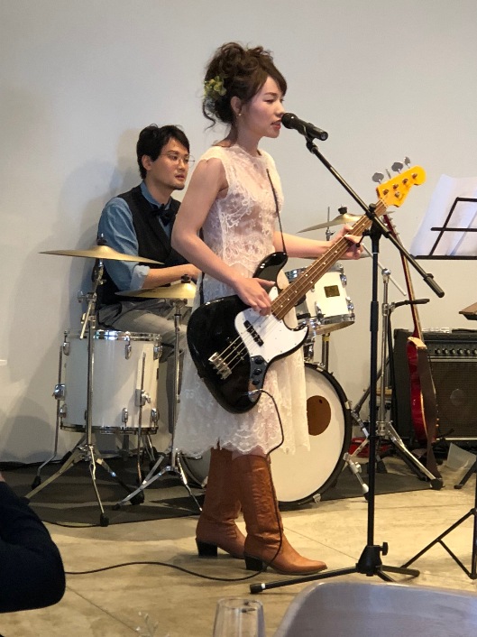 新郎新婦演奏